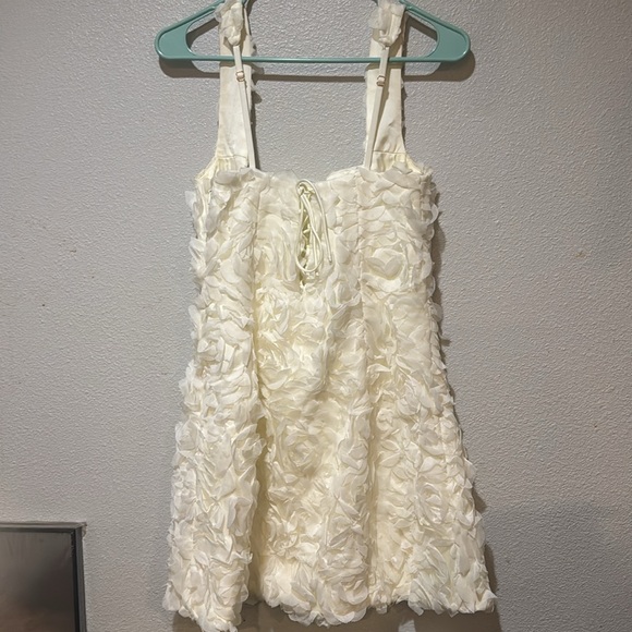 Oh Polly Floral Textured Dress - Picture 3 of 4